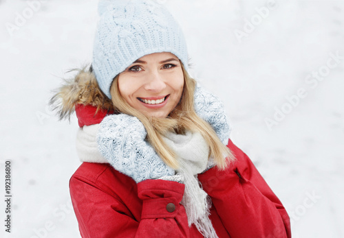 Portrait of happy smiling w...