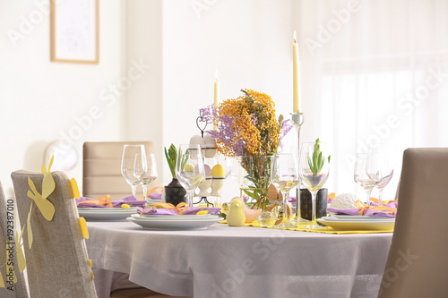 Beautiful festive Easter ta...