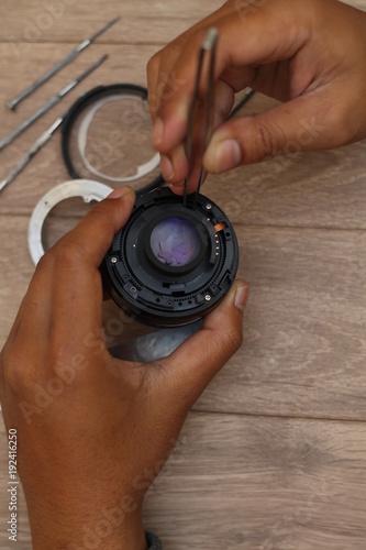 repairing camera lens