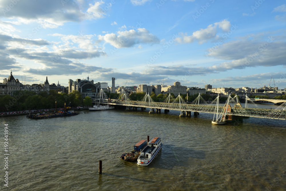 albertbrücke über themse in london 