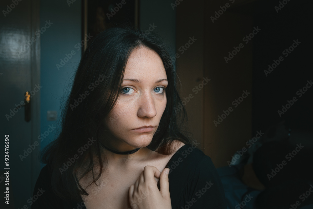 Fototapeta premium blue-eyed girl looking at camera