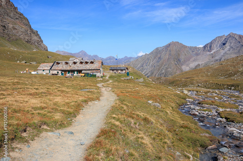 krajobraz w pobliżu schroniska Vittorio Sella - Park Narodowy Gran Paradiso