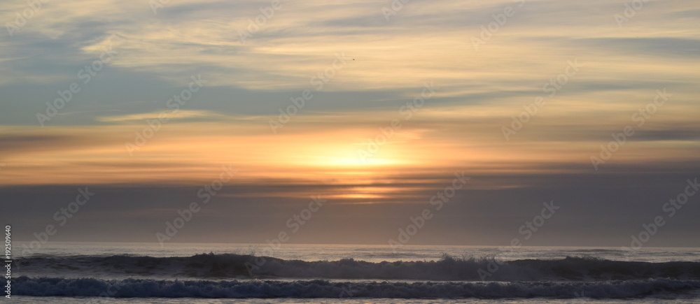 Fototapeta premium Sunrise Surf