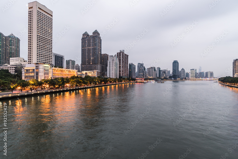 The Pearl river that crosses the Guangzhou downtown district at night