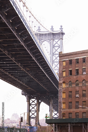 Fototapeta Naklejka Na Ścianę i Meble -  Manhattan Bridge, Dumbo, New York