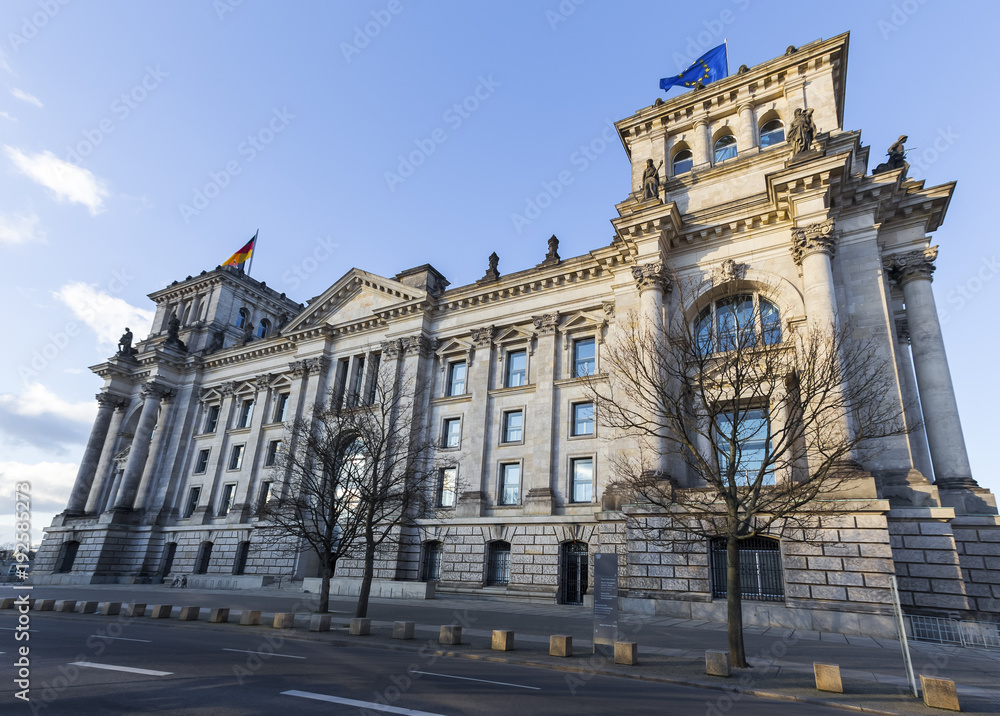 Fototapeta premium reichstag building berlin germany