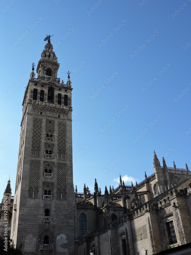 Torre campanario de la Catedral de Sevilla, España