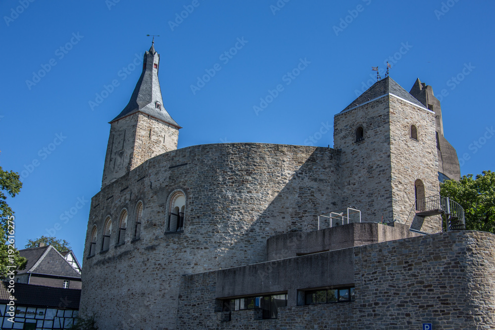 Burg Bensberg mit Rathaus