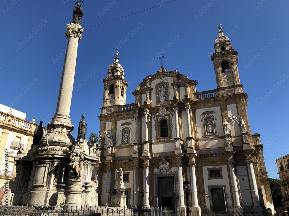 Palermo, piazza e chiesa di San Domenico