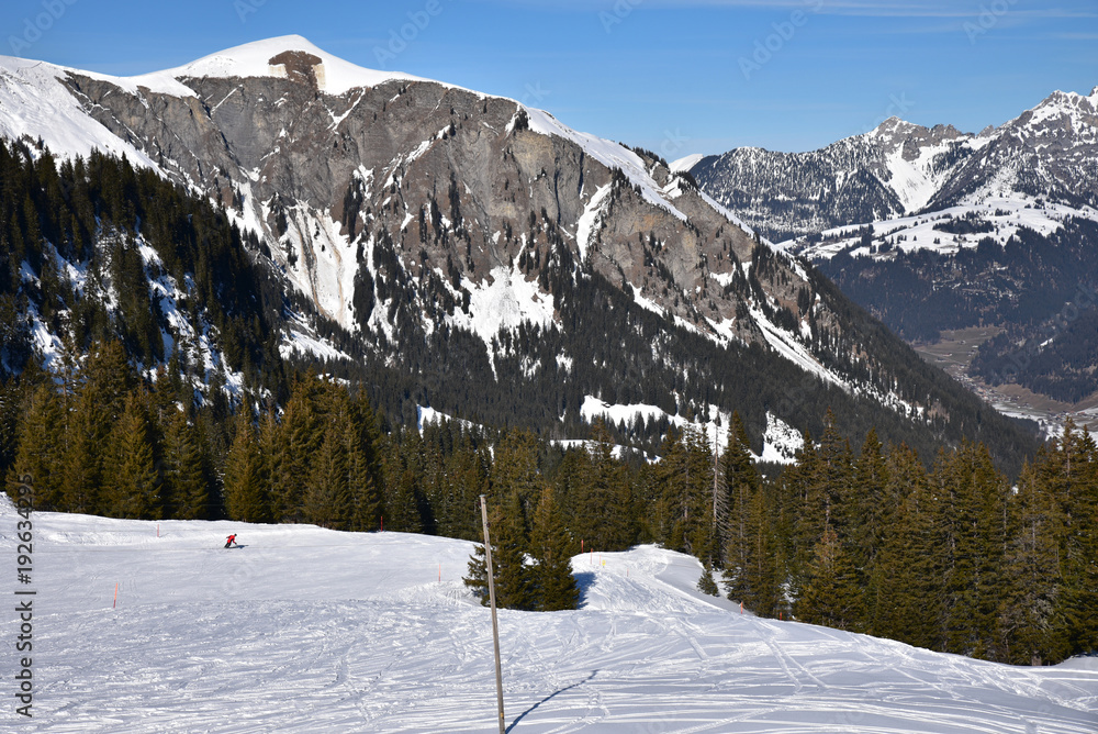 Piste de ski à Lenk dans l'Oberland bernois en Suisse