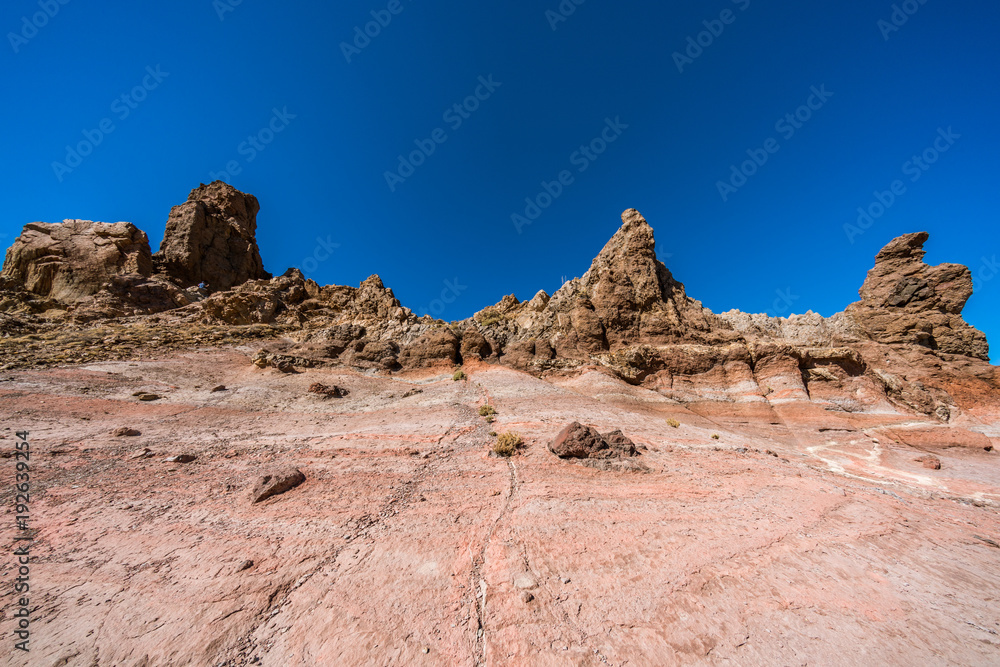 Felsformation Roques de García im kilometerweiten Kratergelände des Vulkan Teide auf der Insel Teneriffa Felsformation Roques de García im kilometerweiten Kratergelände des Vulkan Teide auf der Insel Teneriffa
