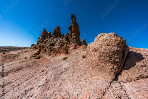 Felsformation Roques de García rund um den Fingerfelsen Roque Cinchado im Nationalpark Teide auf Teneriffa