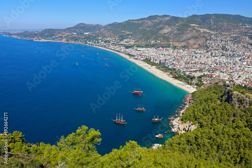 Fototapeta Naklejka Na Ścianę i Meble -  Alanya Cleopatra Beach and Marina view from Alanya Castle in Antalya, Turkey.
