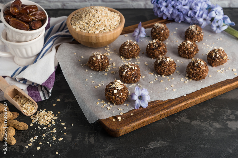 Healthy organic energy granola balls Healthy organic energy granola balls