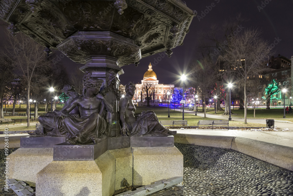 Obraz premium The Brewer Fountain in Boston for Christmas