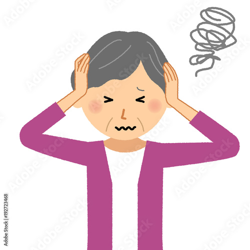 シニア女性　おばあちゃん　頭を抱える