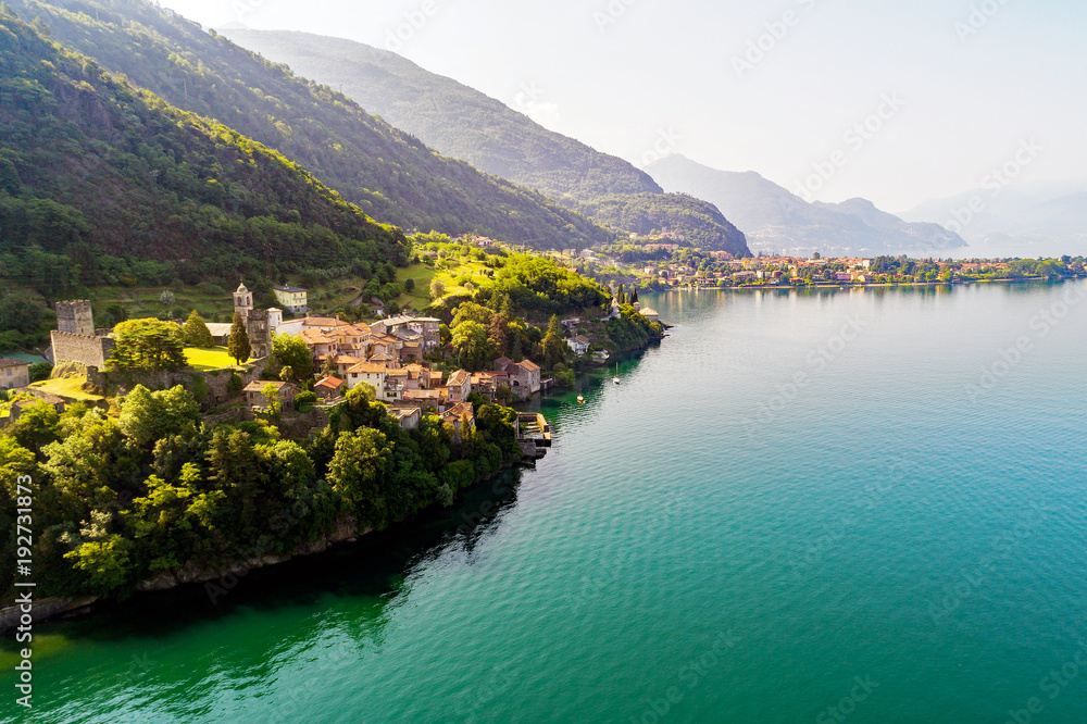Corenno Plinio - Lago di Como (IT) - Vista Aerea del borgo 