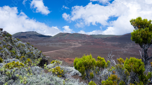 Route du Volcan traversant la Plaine des Sables, Ile de la Réunion