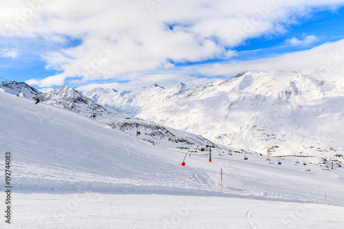 Beautiful ski slope and mountains in winter season in Hochgurgl-Obergurgl ski area, Tirol, Austria © pkazmierczak