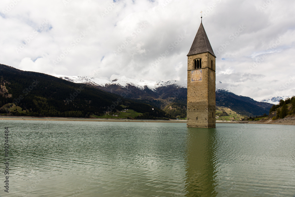Kirchturm im Reschenstausee