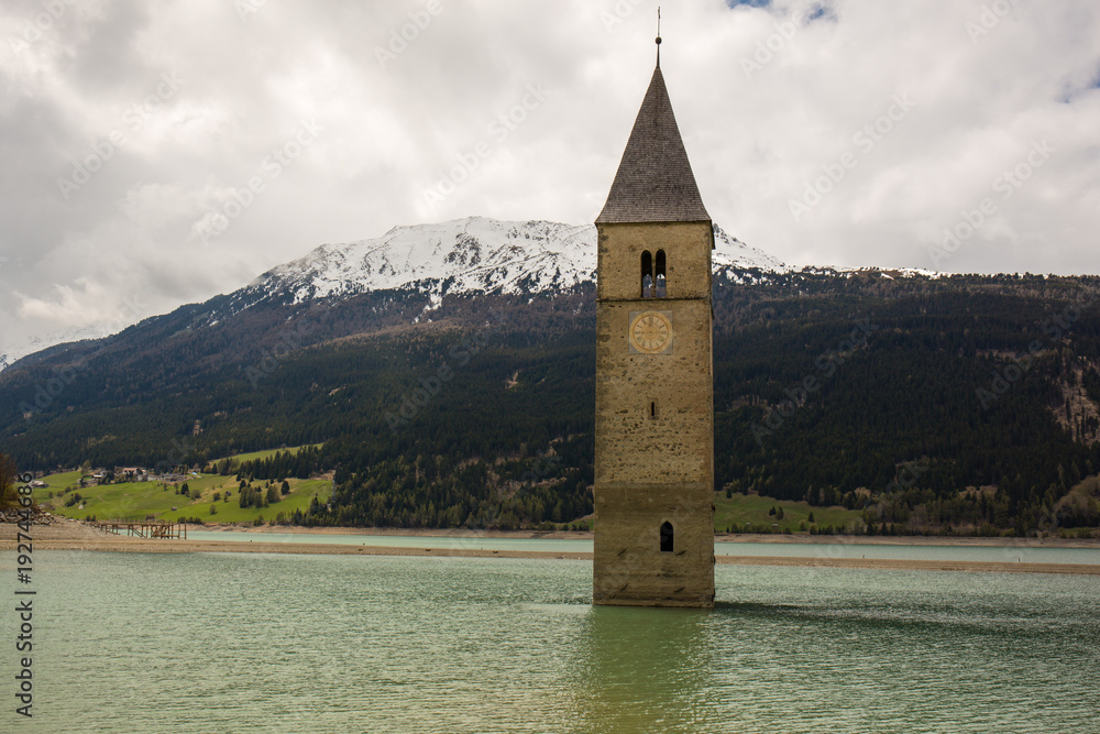 Kirchturm im Reschenstausee