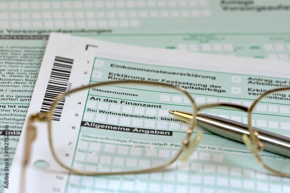 Einkommensteuererklärung, Formulare, Finanzamt Stock Photo | Adobe Stock