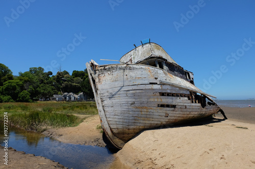 abandoned boat in pt reyes