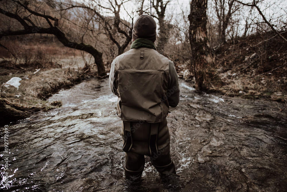 Naklejka premium catch trout in the stream