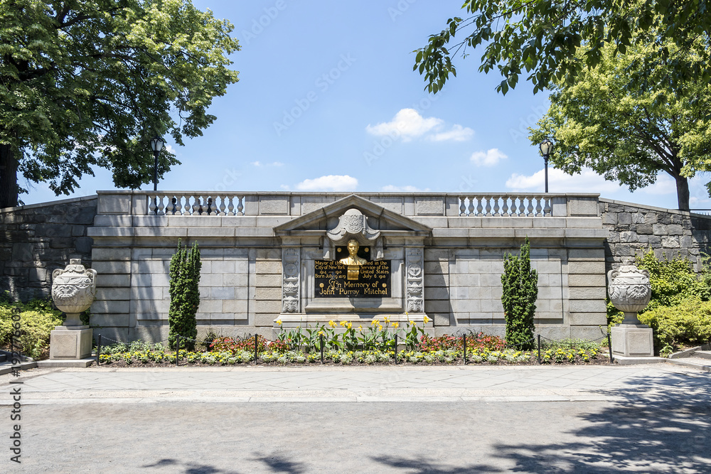 Naklejka premium Pomnik Johna Purroya Mitchela w Central Parku w Nowym Jorku