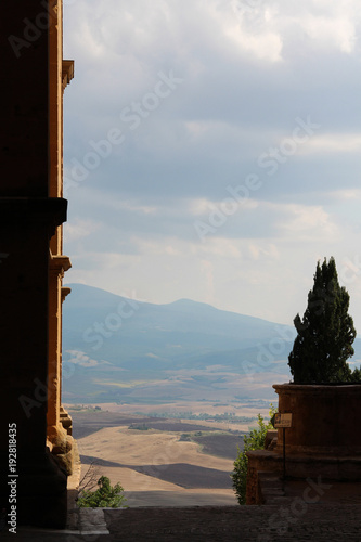 Lontano