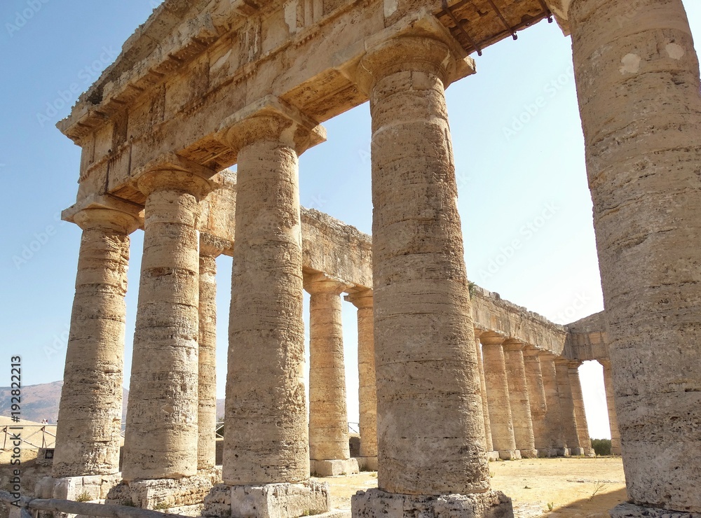 Fototapeta premium colonne tempio di segesta