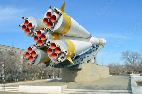 Памятник ракете 