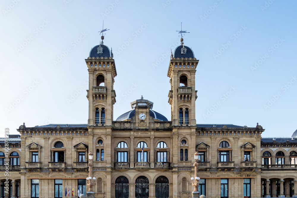 Spanien - Baskenland - Donostia - San Sebastian  - Rathaus mit Bücherei
