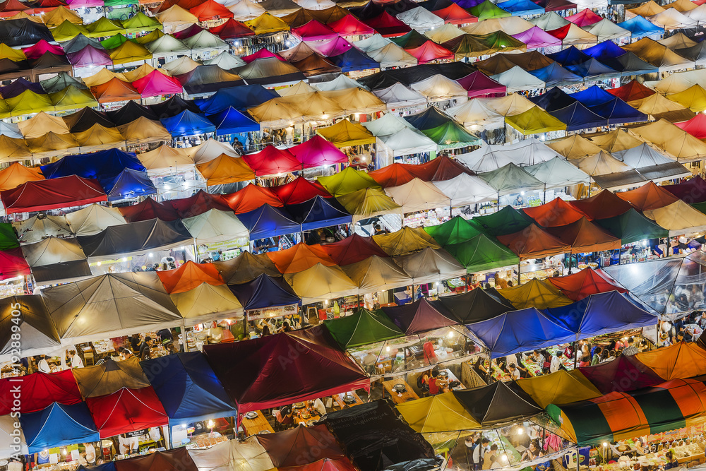 Obraz premium Multicolour Rod Fai night Market located in Ratchada area of Bangkok, Thailand