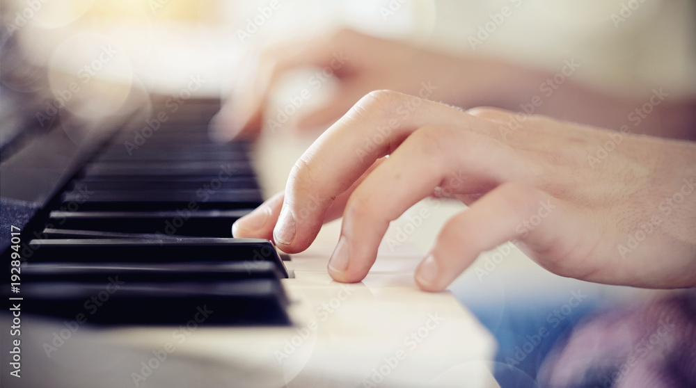 Obraz premium Blurred background with a synthesizer