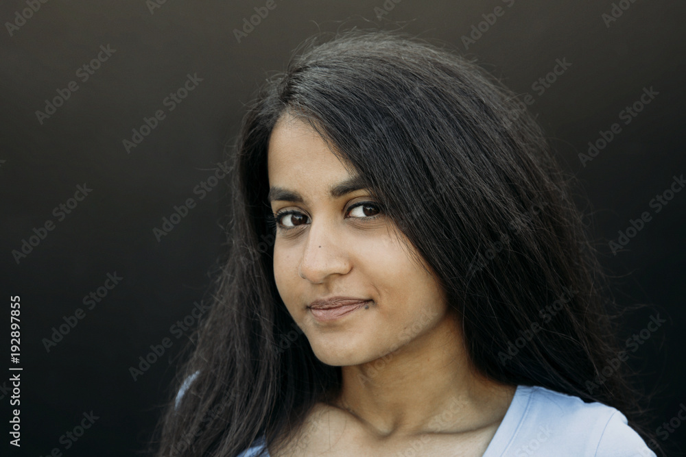 Fototapeta premium Selbstbewusste junge Frau