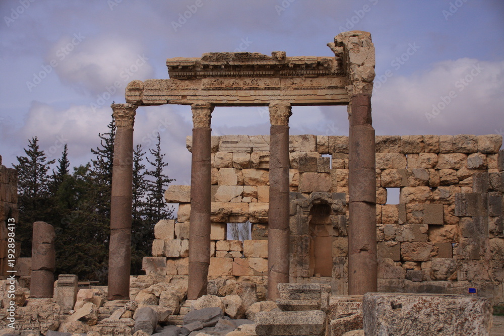 ruines de colonnes romailnes à Baalbek