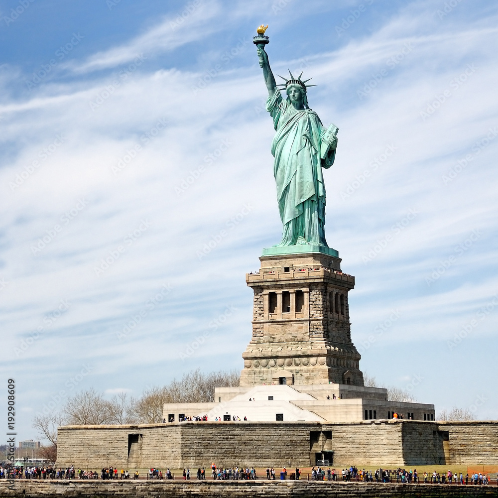 Obraz premium The statue of Liberty and liberty island