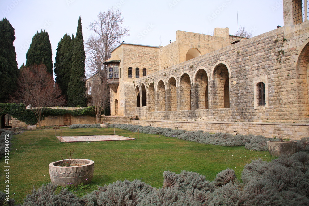 Fototapeta premium une façade du palais de Beiteddine