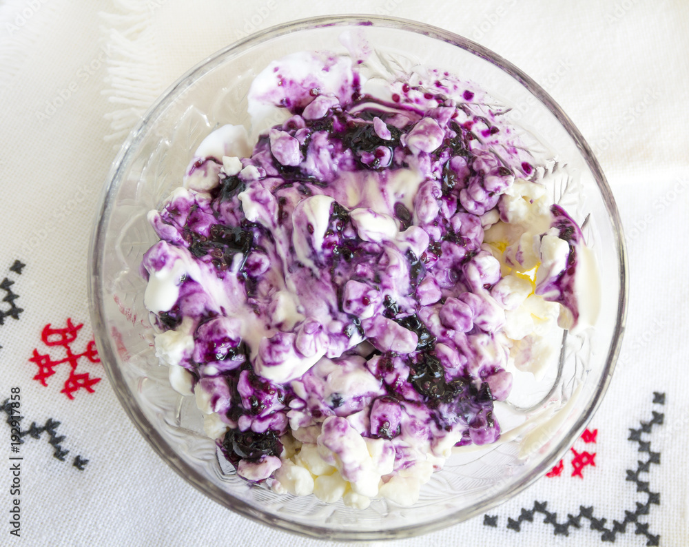 granulated cottage cheese with blueberry jam