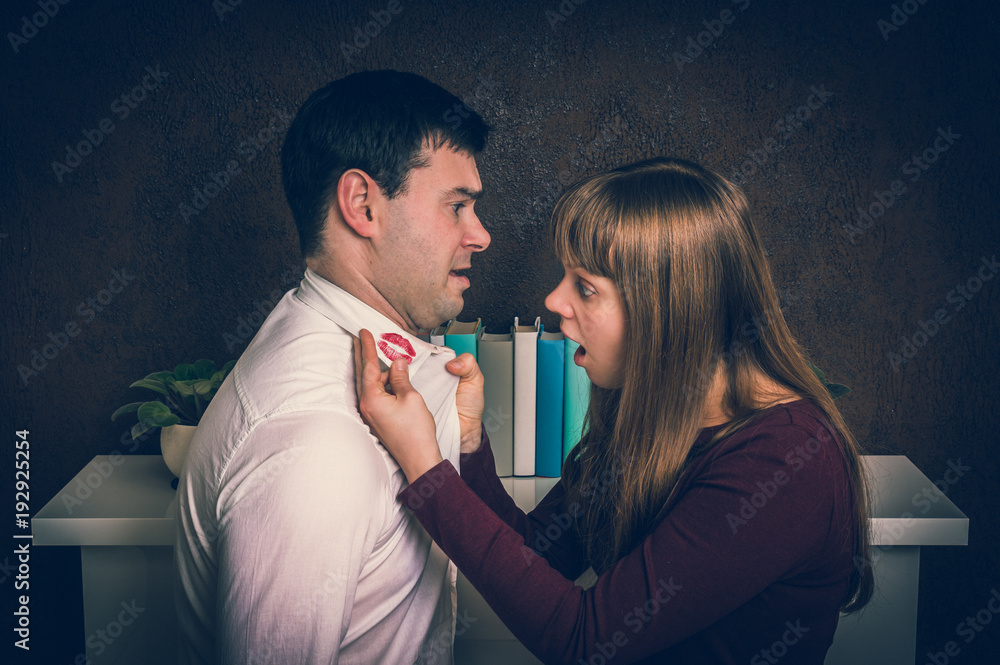 Ταπετσαρία Wife finded red lipstick on shirt collar - infidelity concept