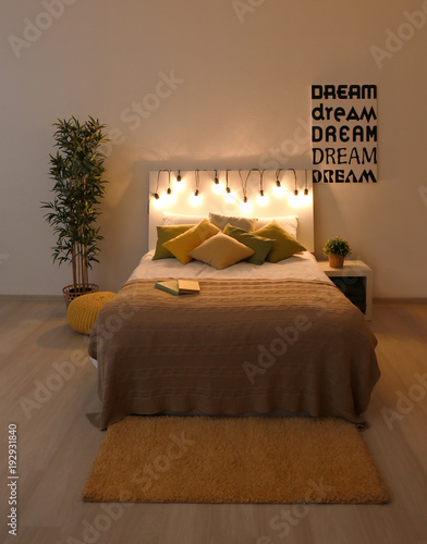 Comfortable double bed in m...