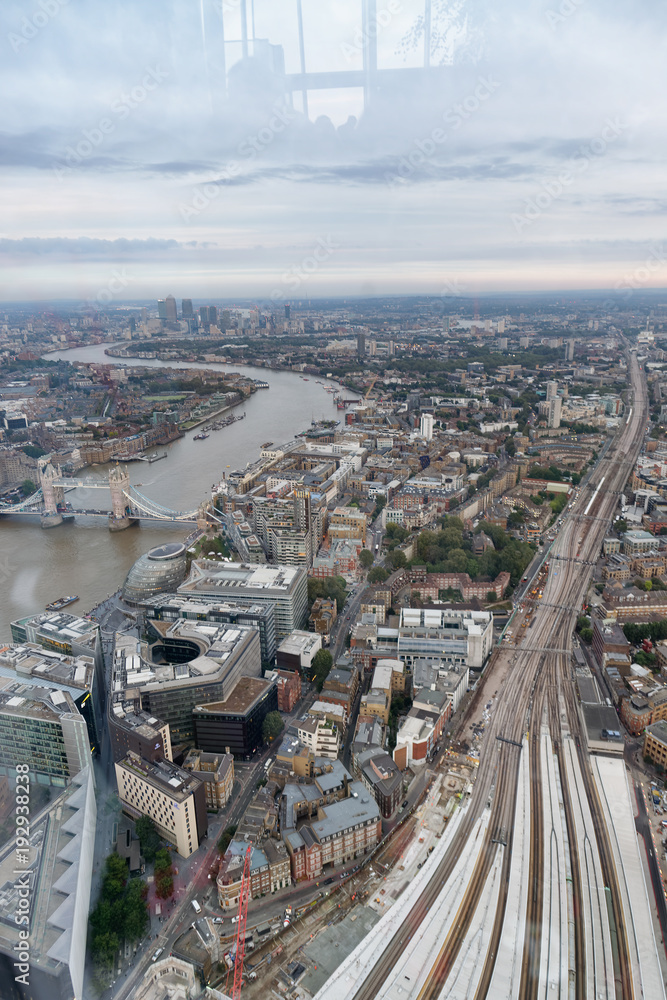 Obraz premium Aerial view of London skyline