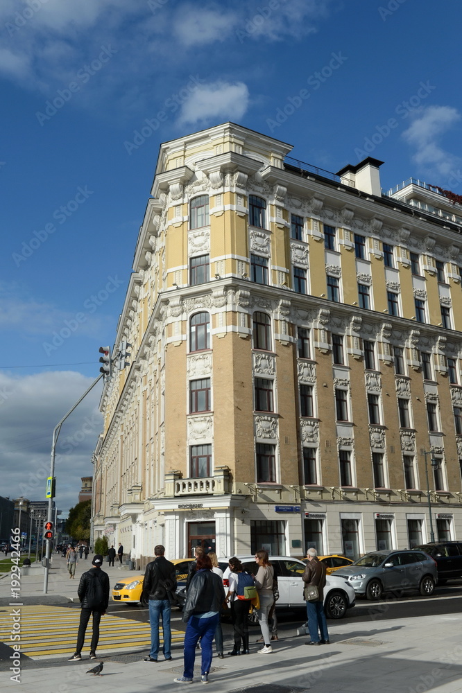 Profitable house A. Kunin - L. Matveevsky on Smolensk Boulevard in Moscow.