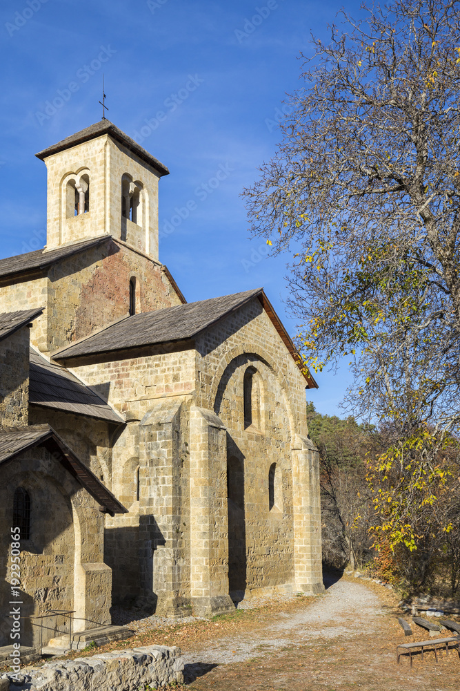 Abbaye Notre-Dame de Boscodon du XIIe siècle d'architecture romane, l'église, Crots, Hautes-Alpes 