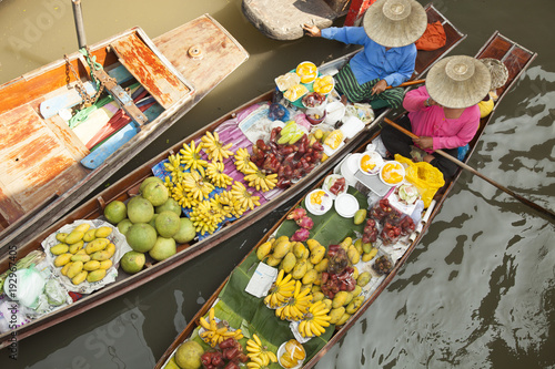 floating market in thailand © izzetugutmen