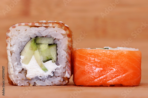 роллы, суши, азиатская и японская еда