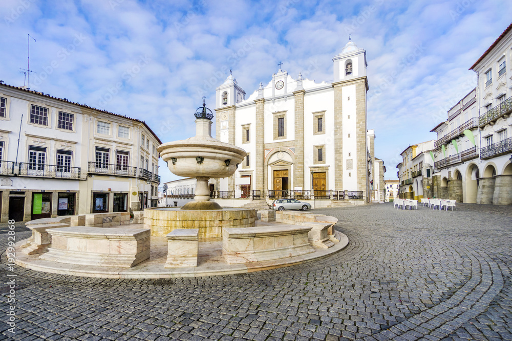 Giraldo Square with fountain and Saint Anton's church, Evora, Alentejo, Portugal