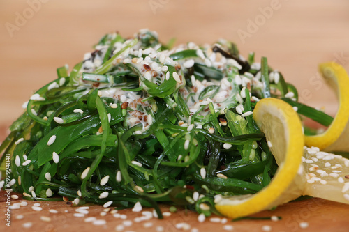 салат из водорослей, польза и здоровая еда
