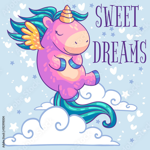 Plakat Mały różowy jednorożec konik z skrzydłami śpi w chmurach. Postać z kreskówki. Może być używany do naklejek, patcha, etui na telefon, plakatu, t-shirt, kubka i innych wzorów.